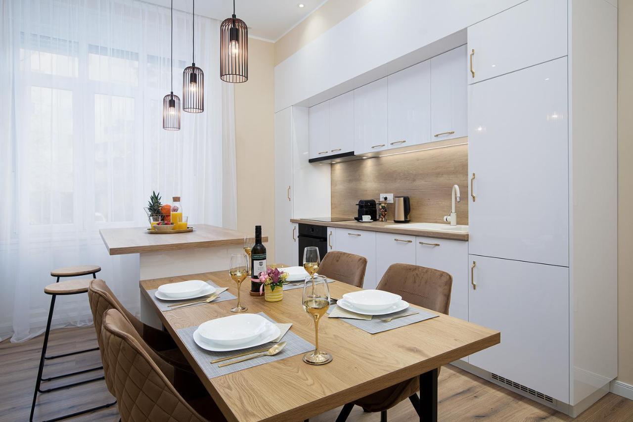 Grand Munz Apartment Pula Exterior foto